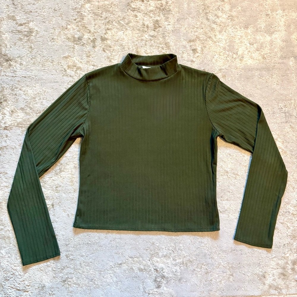 Olivia Rae Army Green Long Sleeve Ribbed Mock Neck Cropped Top Size Medium - Picture 4 of 9